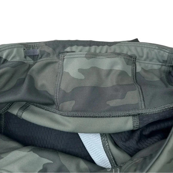 Athleta Camo Contender 7/8 Leggings - Mid-rise, Size S, 25" Inseam - Picture 6 of 8